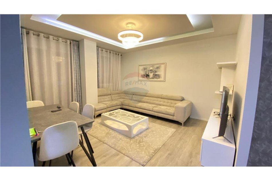 Apartament me qira 2+1 tek Rruga Elbasanit!