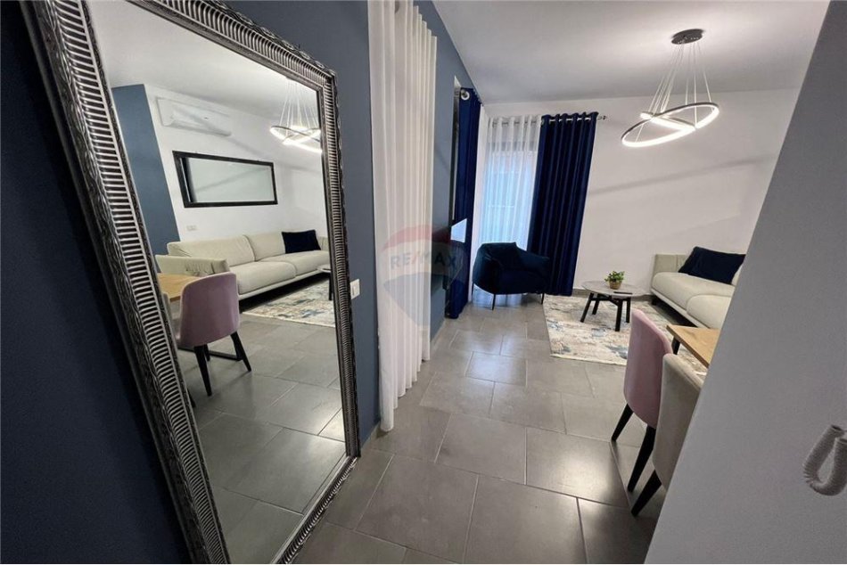 Tirane, jepet me qera apartament 1+1+Ballkon, Kati 1, 66 m² 650 € (Frosina Plaku) LIROHET 5 KORRIK