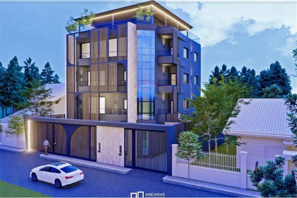 Tirane, jepet me qera Vile Kati 4, 718 m² 6,000 € (prane Komunes se Parisit)