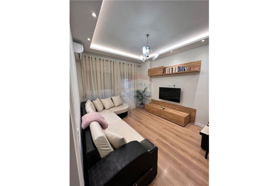 Tirane, shitet 1+1+Ballkon Kati 2, 65 m² 95.000 € (Teodor Keko)