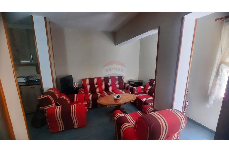 Tirane, shitet 1+1 Kati 1, 77 m² 120.000 € (Bulevardi Zhan D&#039;ark)