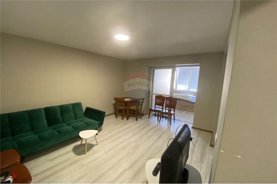 Tirane, jepet me qera apartament 1+1 Kati 3, 50 m² 450 € (sander prosi)