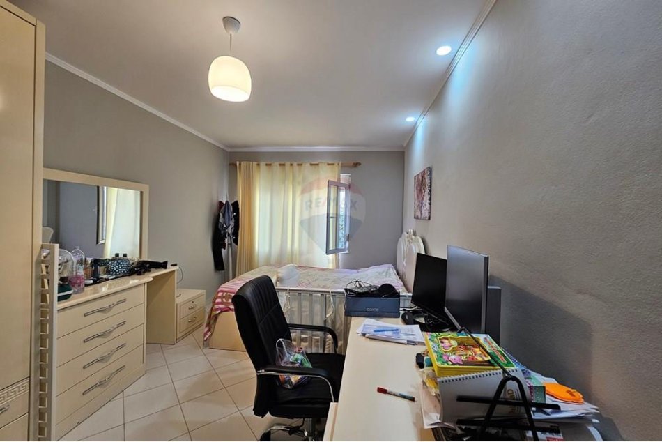 Tirane, shitet apartament 1+1+Ballkon Kati 3, 69 m² 85.000 € (Astir Vila L)