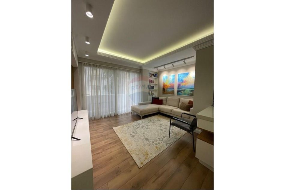 Tirane, jepet me qera apartament 2+1+Ballkon Kati 2, 83 m² 700 € (Rruga Bardhyl)