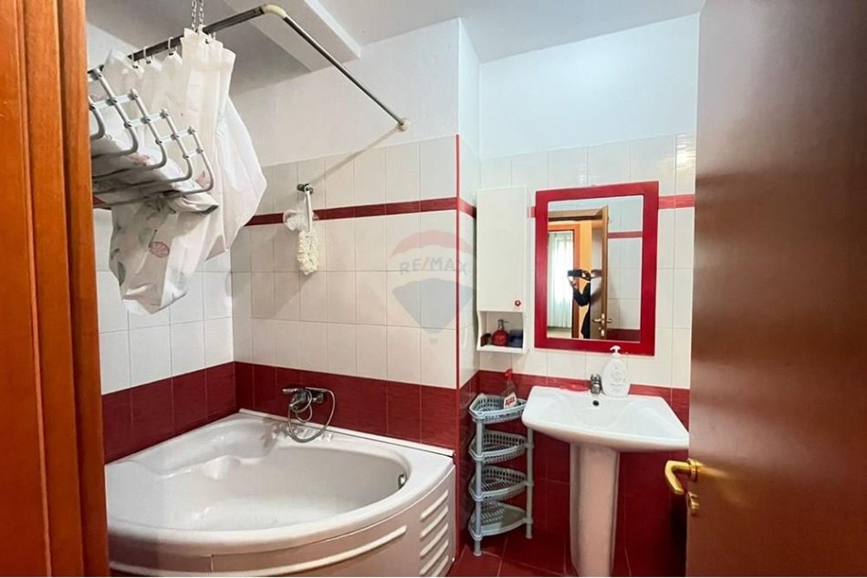 Tirane, shitet apartament 2+1 Kati 2, 115 m² 198.000 € (Shyqyri Brari)
