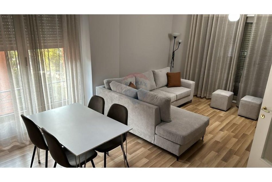 Shqiperi, jepet me qera apartament 2+1+Ballkon Kati 6, 130 m² 800 € (RRUGA E KAVAJES,DELIJORGJ)
