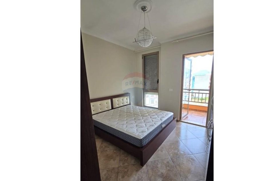 Tirane, jepet me qera apartament 1+1 Kati 6, 65 m² 450 € (teodor keko)