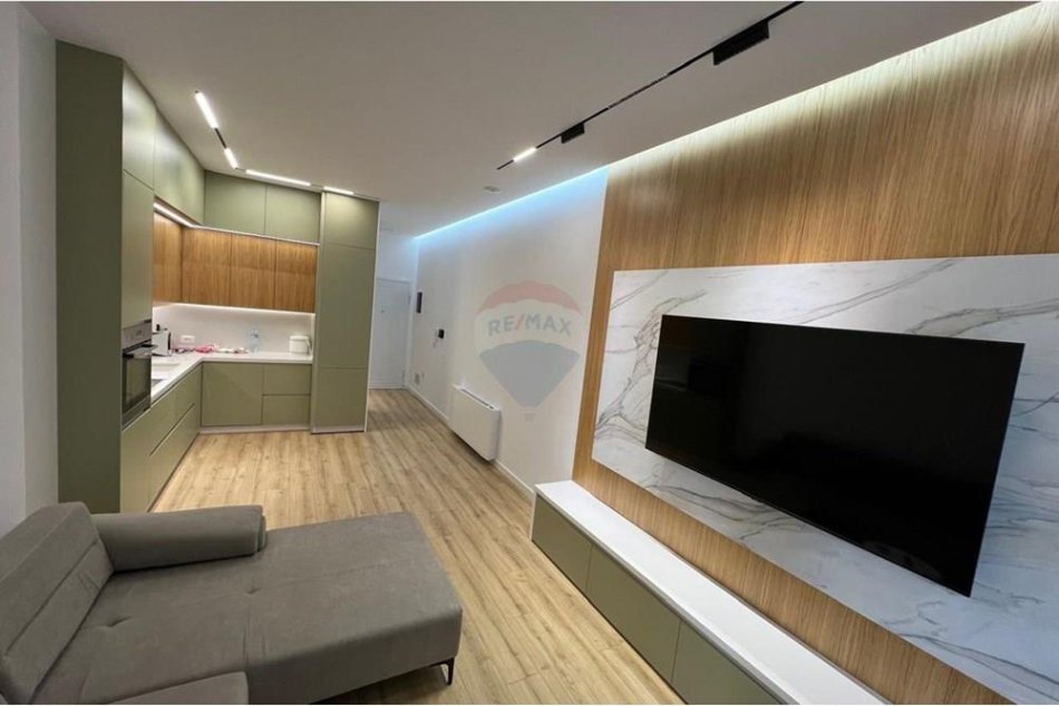 Tirane, shitet apartament 2+1 , (Kopshti Botanik)