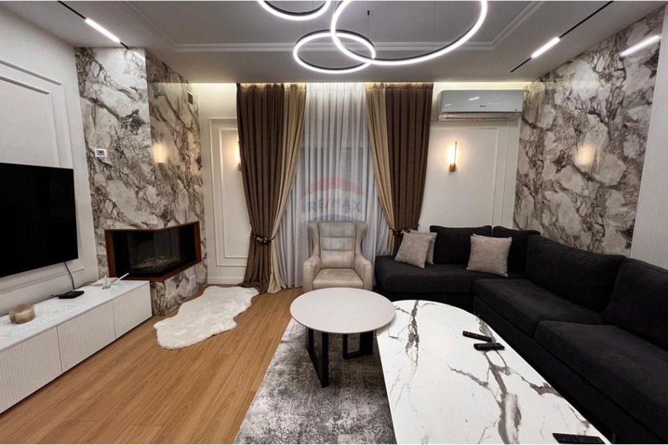 Tirane, shitet Vile 3 Katshe , 365 m² 350.000 € (Vile per shitje ne Vore!)