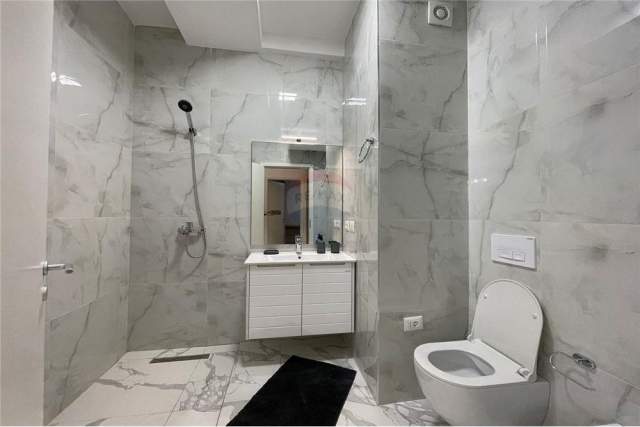 Tirane, jepet me qera apartament 2+1+BLK Kati 10, 80 m² 600 Euro (Rruga e Kavajes)