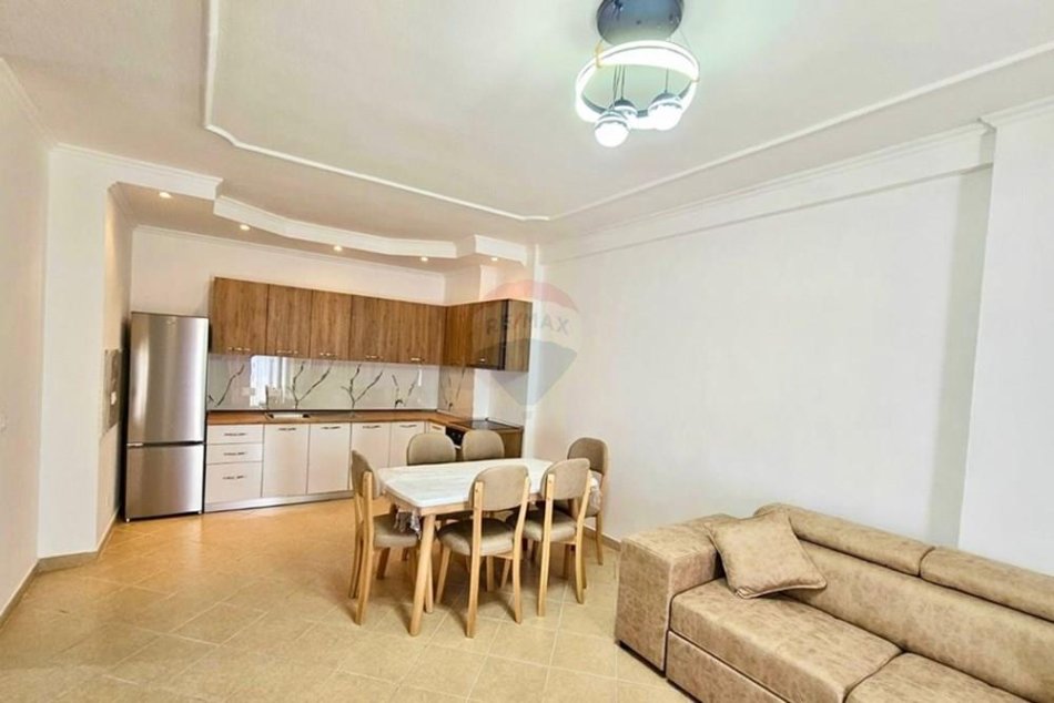 Tirane, jepet me qera 2+1+Ballkon Kati 5, 95 m² 500 € (Pediatria - Porcelan - Oxhaku, Shqipëri)