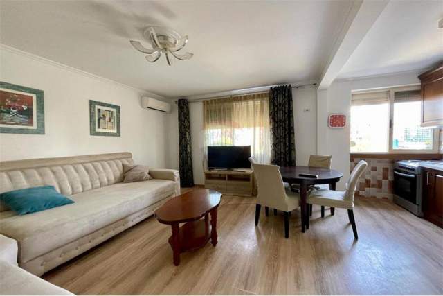 Tirane, jepet me qera apartament 1+1 Kati 5, 55 m² 400 Euro (Bulevardi Bajram Curri)