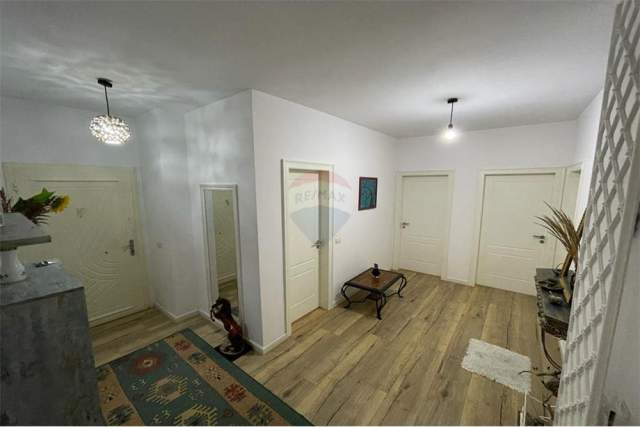 Tirane, jepet me qera apartament 2+1 Kati 6, 112 m² 450 Euro (Yzberisht)