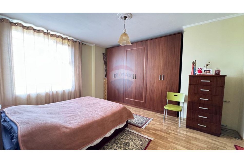 Tirane, shes 3+1+Aneks+Ballkon, Kati 10, 153 m² 349,000 € (Rruga E Barrikadave)