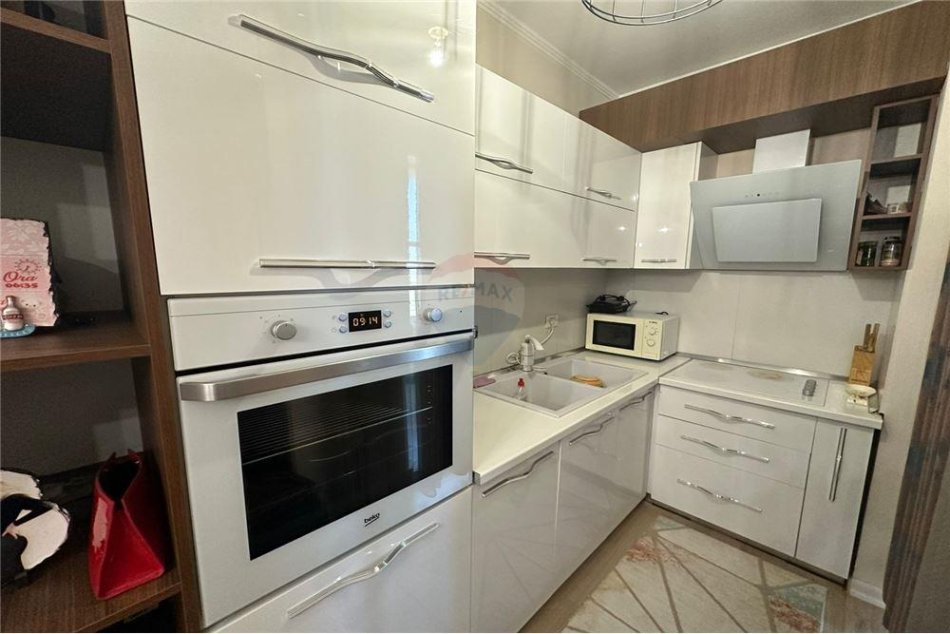 Tirane, shitet 1+1 Kati 3, 61 m² 83.000 € (APARTAMENT NE SHITJE 1+1 NE YZBERISHT)