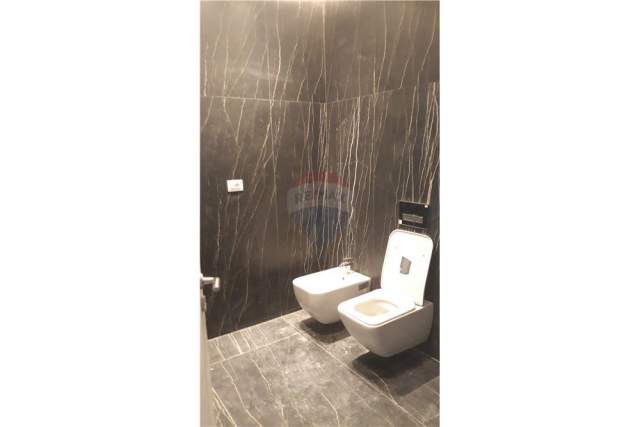 Tirane, jepet me qera zyre Kati 3, 125 m² 1.700 Euro (Rr. Dervish Hima)