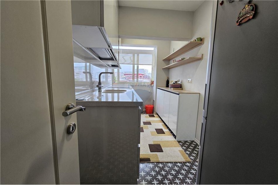 Tirane, shitet 3+1, Kati 5, 91 m² 135,000 € (Xhamlliku)