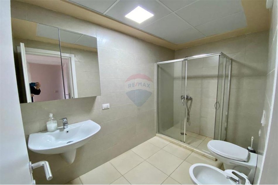 Tirane, jepet me qera apartament 2+1 Kati 5, 100 m² 700 € (fiori dibosco)