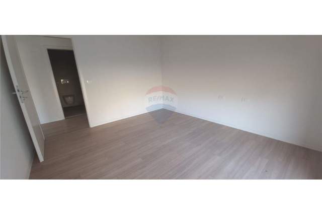 Shqiperi, shitet apartament 2+1+BLK Kati 1, 96 m² 75.000 Euro (Rruga Ali Demi)