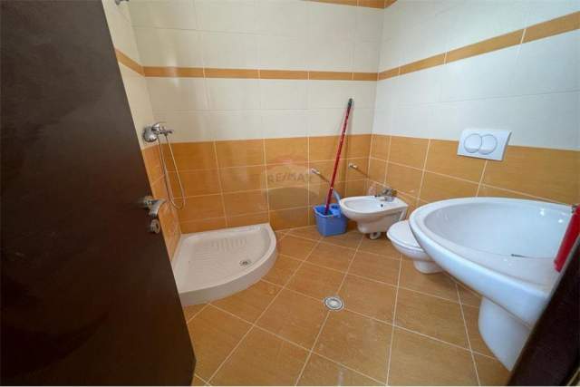 Vlore, shitet Penthouse 2+1+BLK Kati 10, 135 m² 106.000 Euro (Rruga Cajupi)