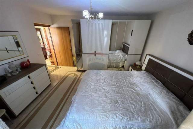 Tirane, shitet apartament 2+1 Kati 5, 70 m² 82.000 Euro (Xhamllik)