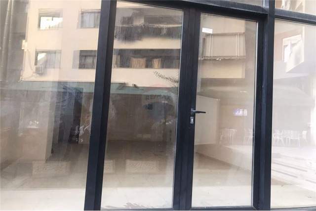 Tirane, jepet me qera dyqan Kati 0, 52 m² 35.000 Leke (Astir)