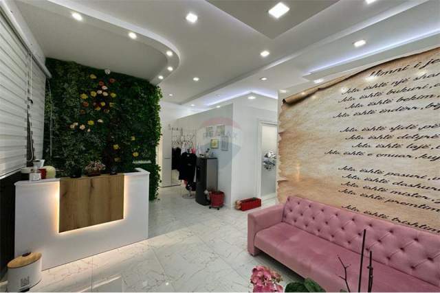 Tirane, jepet me qera ambjent biznesi Kati 1, 70 m² 1.500 Euro (Astir)