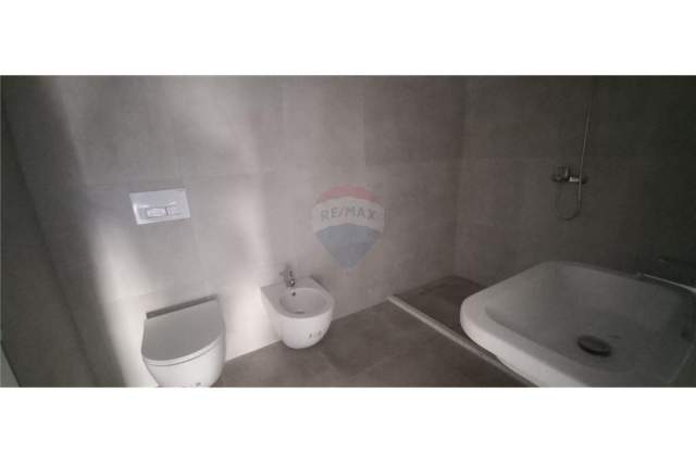 Shqiperi, shitet apartament 2+1+BLK Kati 1, 96 m² 75.000 Euro (Rruga Ali Demi)