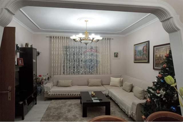 Tirane, shes Vile 4+1+BLK 213 m² 215.000 Euro