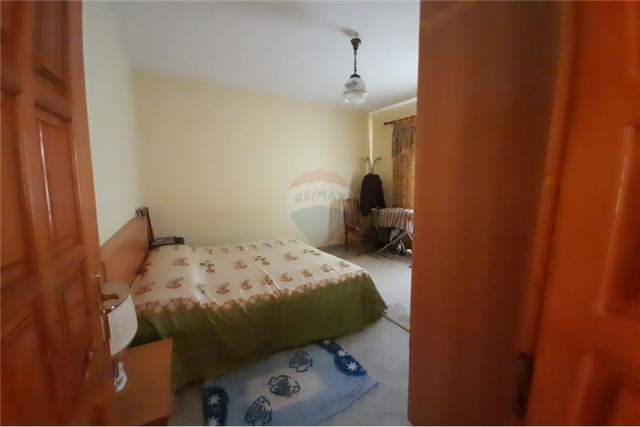 Tirane, jepet me qera Vile 4+1+A+BLK Kati 1, 250 m² 900 Euro (Fresk)