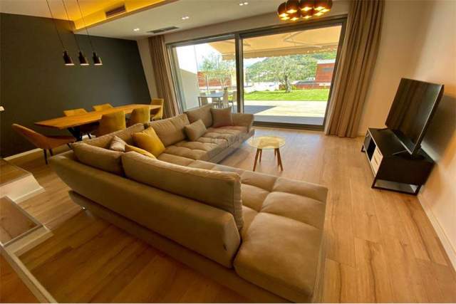 Tirane, jepet me qera Vile 2+1+A+BLK Kati 0, 134 m² 1.300 Euro (Autostrada Tirane Elbasan)