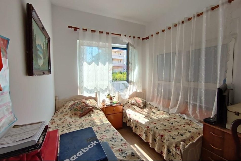 Tirane, shitet apartament 2+1 Kati 2, 83 m² 112.800 € (Ali Demi)