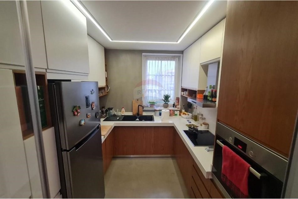 Tirane, shitet apartament 2+1 Kati 1, 89 m² 220.000 € (Super Apartament 2+1 +Post Parkimi Ne Shitje)