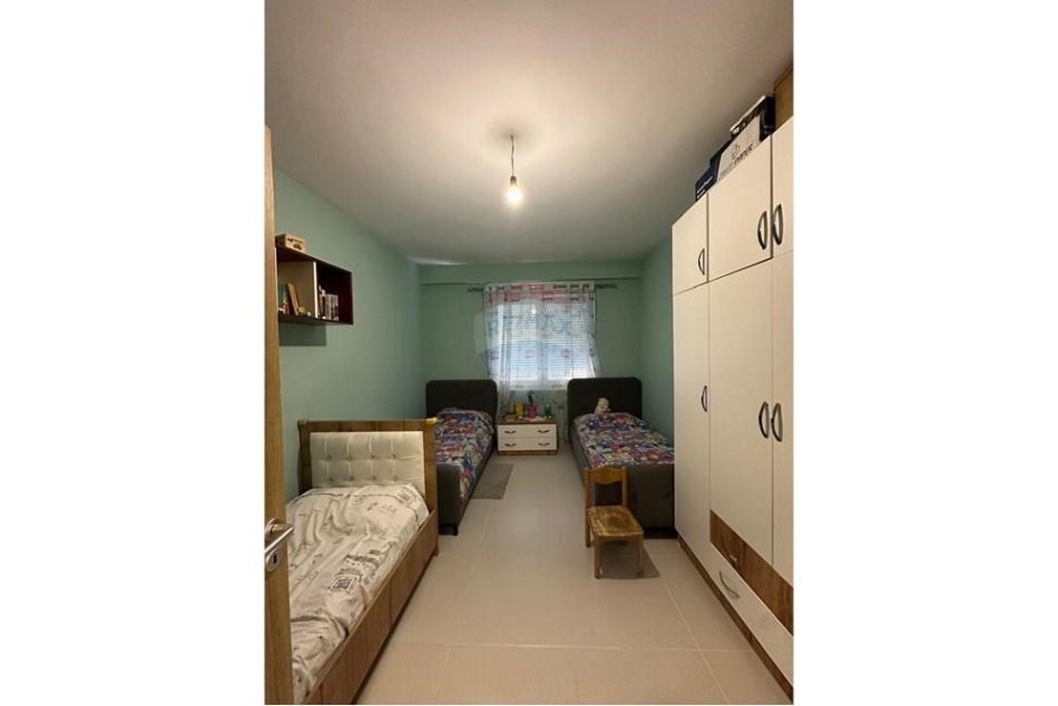 Tirane, jepet me qera apartament 2+1 Kati 4, 89 m² 750 € (2+1 PER QIRA RRUGA BARRIKADAVE)