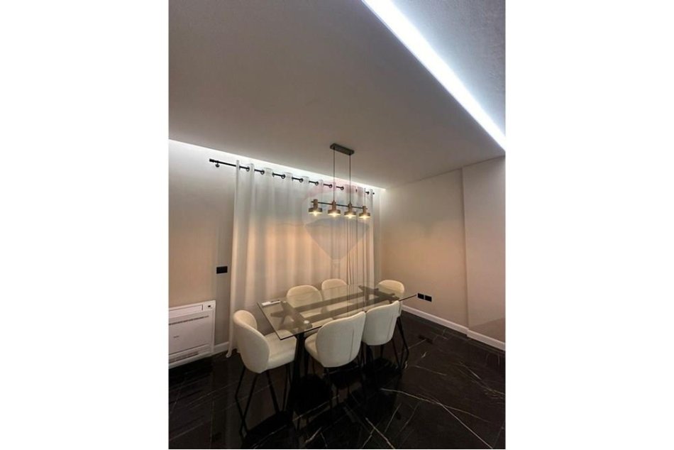Tirane, jepet me qera apartament 1+1 , 70 m² 550 € (Kopshti Zoologjik)