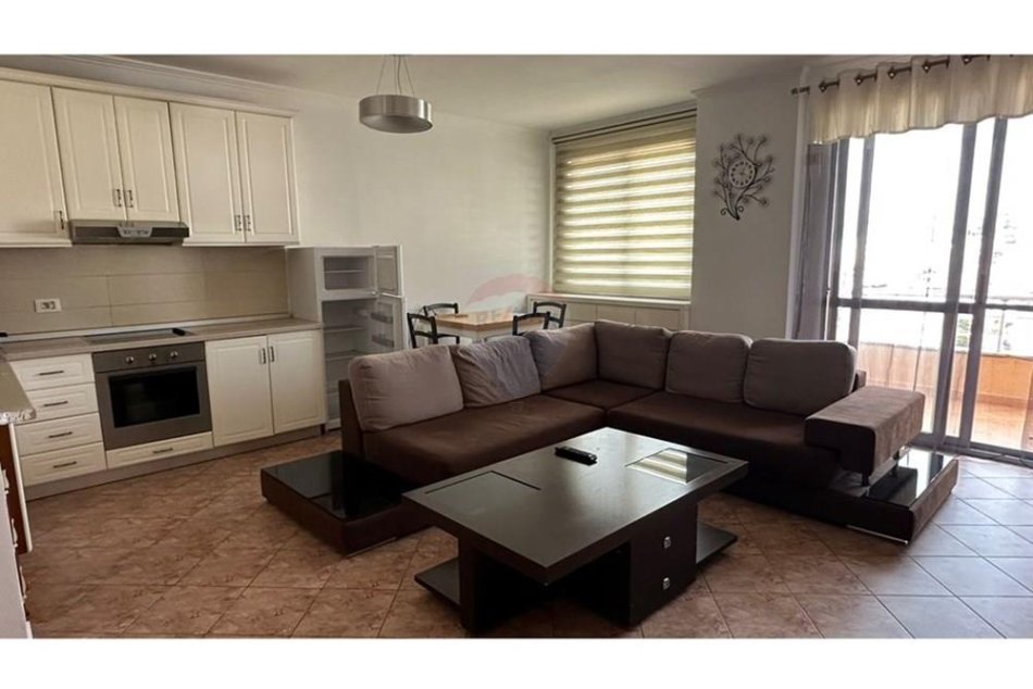Tirane, jepet me qera apartament 2+1 , 100 m² 600 € (Pazari i Ri, Rruga Tefta Tashko,)