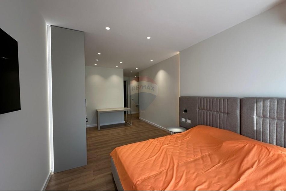 Tirane, jepet me qera garsonier Kati 3, 42 m² 450 € (liqeni i thate)