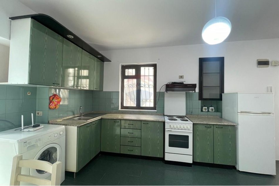 Tirane, jepet me qera apartament 1+1 Kati 2, 50 m² 450 € (Mozaiku - 21 Dhjetori)