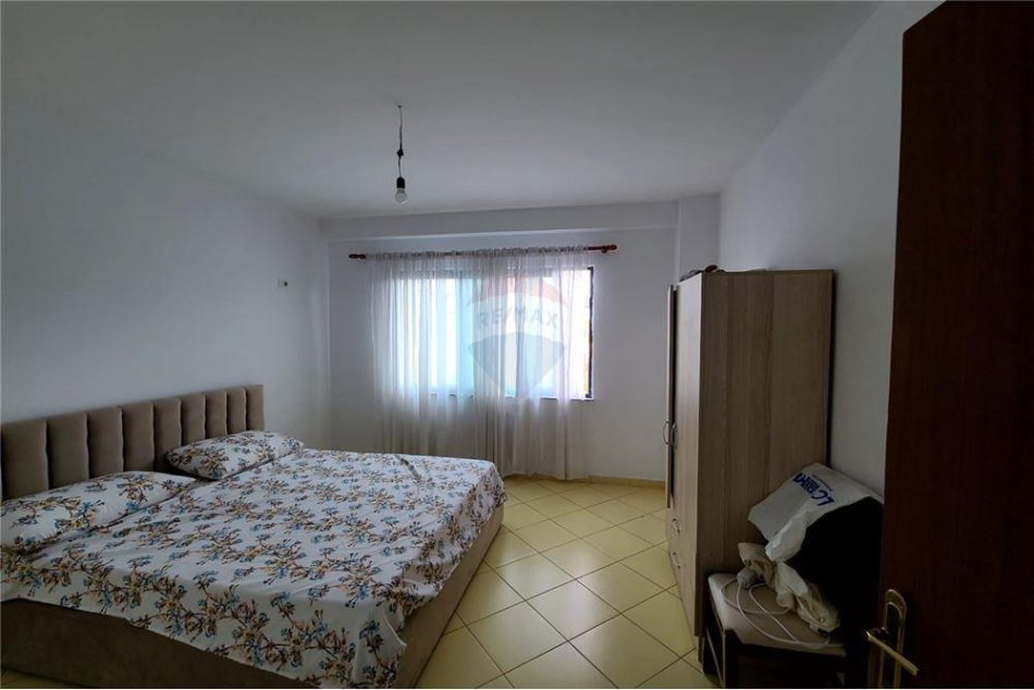 Tirane, jepet me qera apartament 2+1 Kati 1, 115 m² 350 € (Rruga Agon - Laprakë)