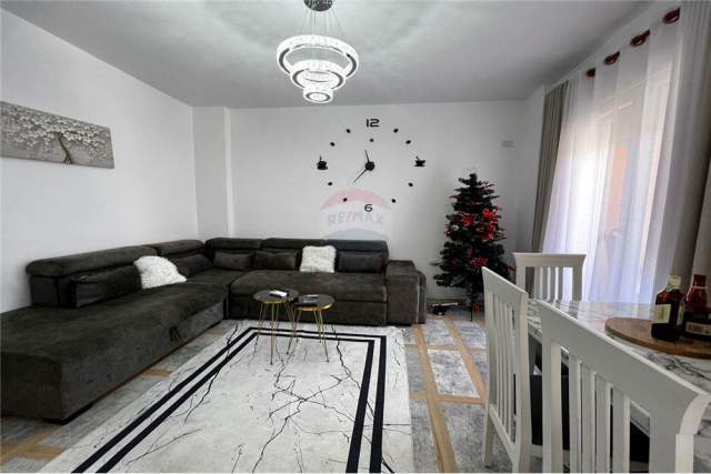 Tirane, shitet apartament 75 m² 72.000 Euro (Kopshti Bitanik)