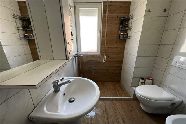 Tirane, shitet apartament 1+1 Kati 1, 75 m² 72.000 Euro (Prane Xhamis)