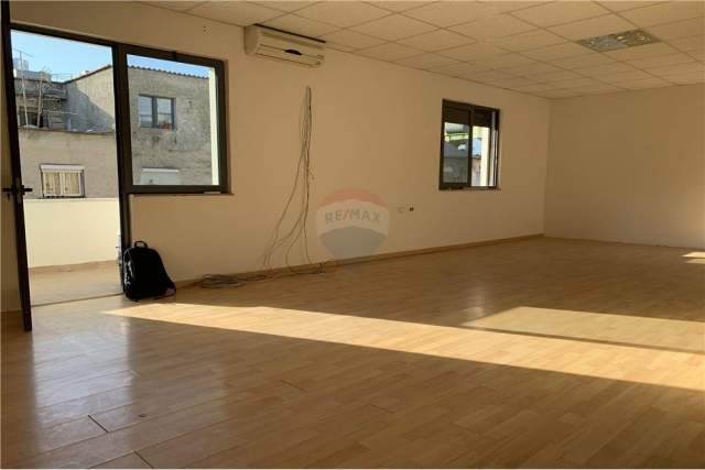 SUPER OKAZION Tirane, shes apartament 2+1+A+BLK Kati 4, 101 m² 110.000 Euro (Shushica)