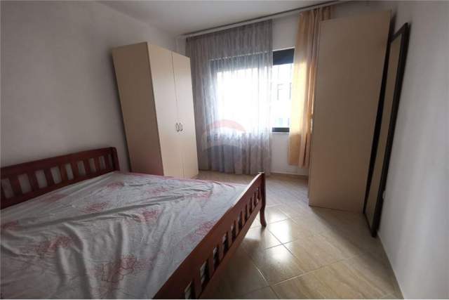 Tirane, jepet me qera apartament 3+1+BLK Kati 5, 138 m² 790 Euro (Dervish Hima)