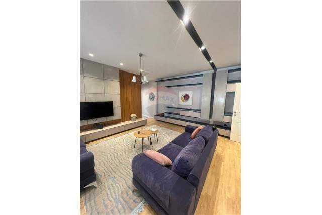 Tirane, jepet me qera apartament 2+1+BLK Kati 3, 105 m² 700 Euro (Bulevardi Zhan D'ark)