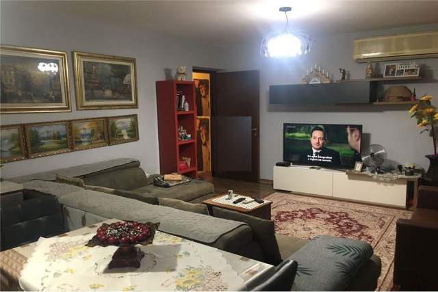 Tirane, jepet me qera apartament 2+1 Kati 4, 85 m² 500 Euro (Petronini, Shqipëri)
