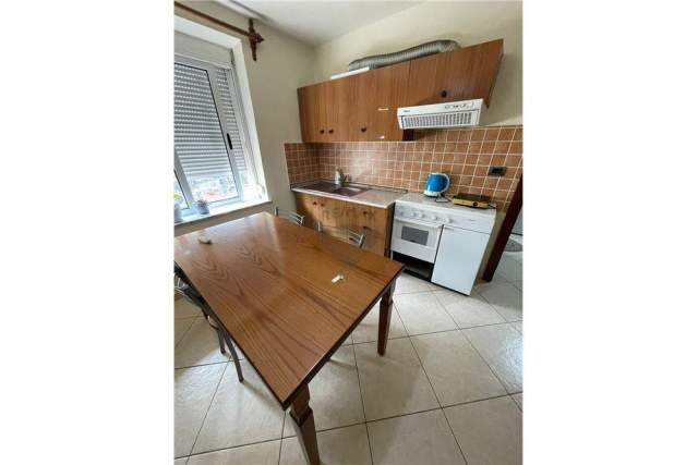 Tirane, jepet me qera apartament 1+1+A Kati 3, 65 m² 40.000 Leke (prane Kafe Flora)