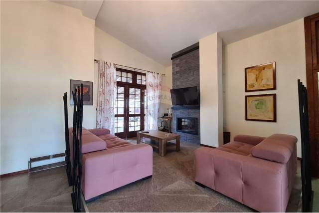 Tirane, shitet apartament duplex 3+1+A+BLK Kati 5, 195 m² 250.000 Euro (Kopshti Botanik)