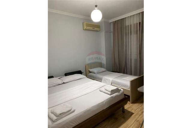 Tirane, jepet me qera apartament 2+1+BLK Kati 5, 90 m² 600  (9 Katshet Qender)