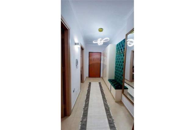 Tirane, jepet me qera apartament 1+1+BLK Kati 3, 65 m² 400 Euro (Tregu i Madh)