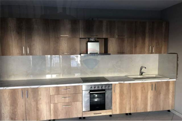 Tirane, shitet apartament 2+1+BLK Kati 2, 110.000 m² 110.000  (Komuna e Parisit)